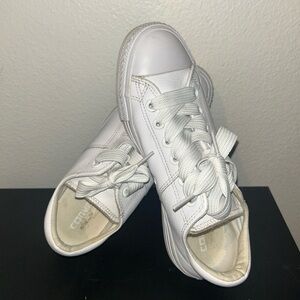 Converse All Star Madison OX White Leather Low Top Sneakers Womens Size 8